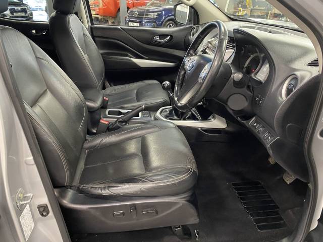 2017 Nissan Navara Double Cab Pick Up Tekna 2.3dCi 190 4WD