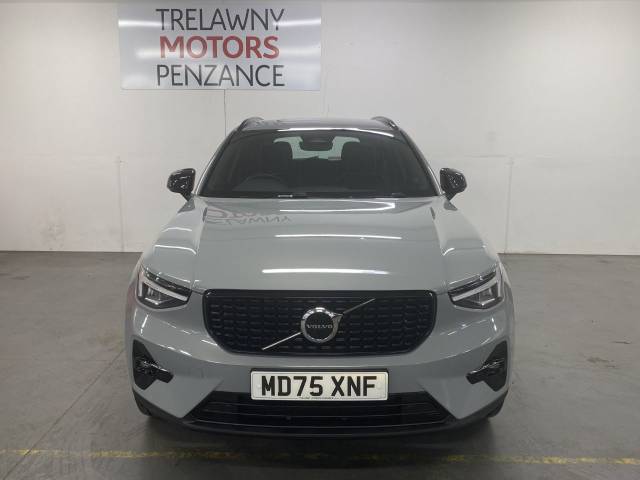 2025 Volvo XC40 2.0 B4P Plus Dark 5dr Auto