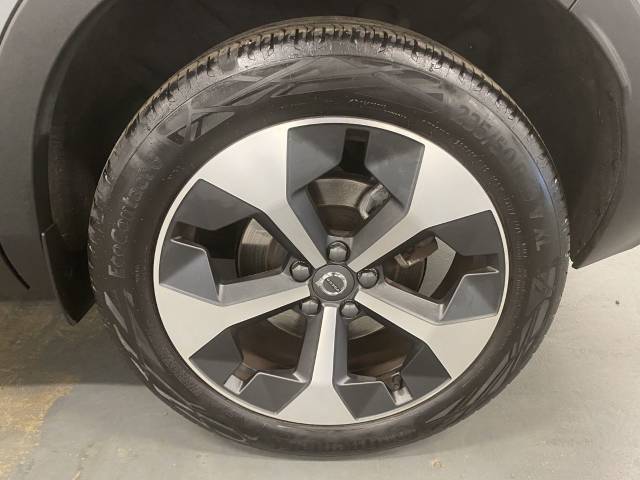 2025 Volvo XC40 2.0 B4P Plus Dark 5dr Auto